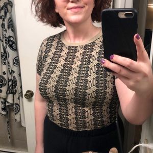 Urban Outfitters T Shirt Abstract Lady Bug Stripes Black and Tan Greige Tee - M